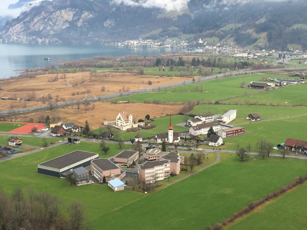 le village des alpes suisses 