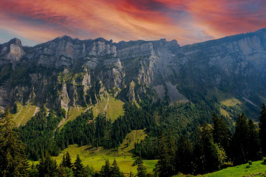eine Bergkette in den Schweizer Alpen