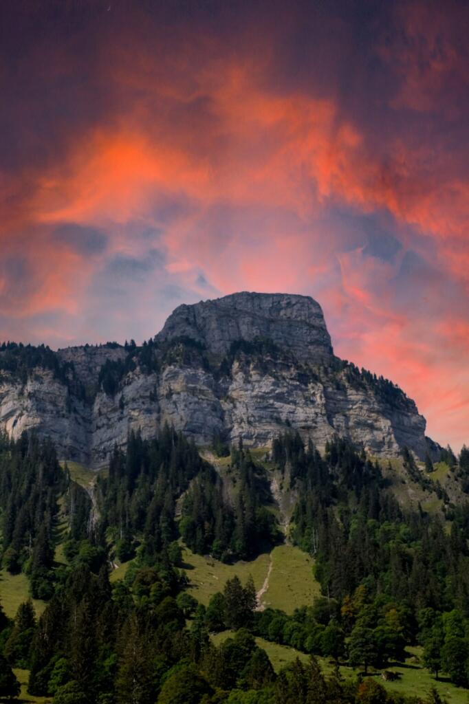 ein berg in den schweizer alpen