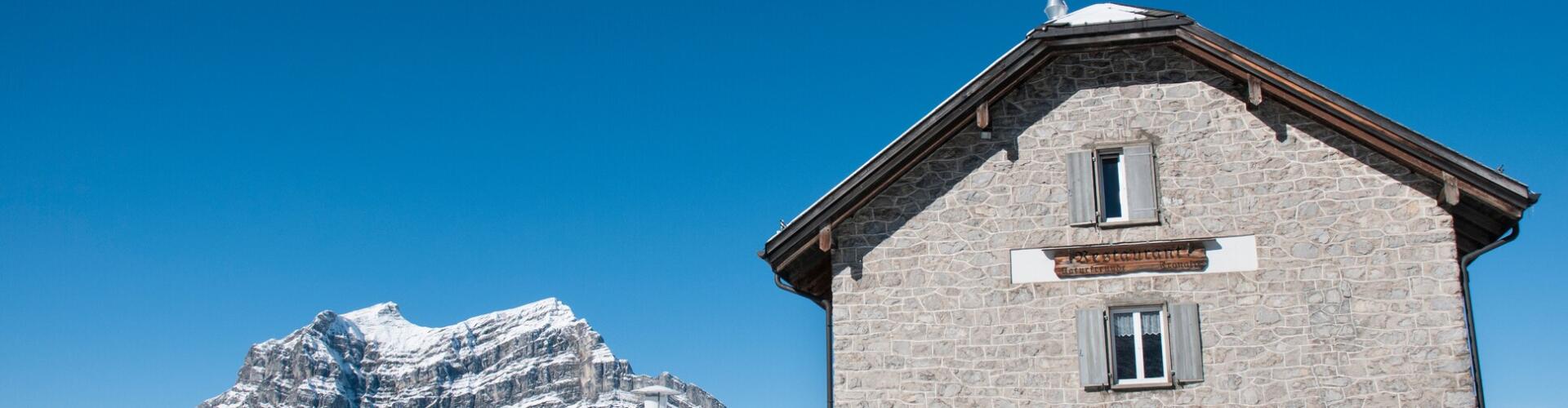 das Haus im Schnee