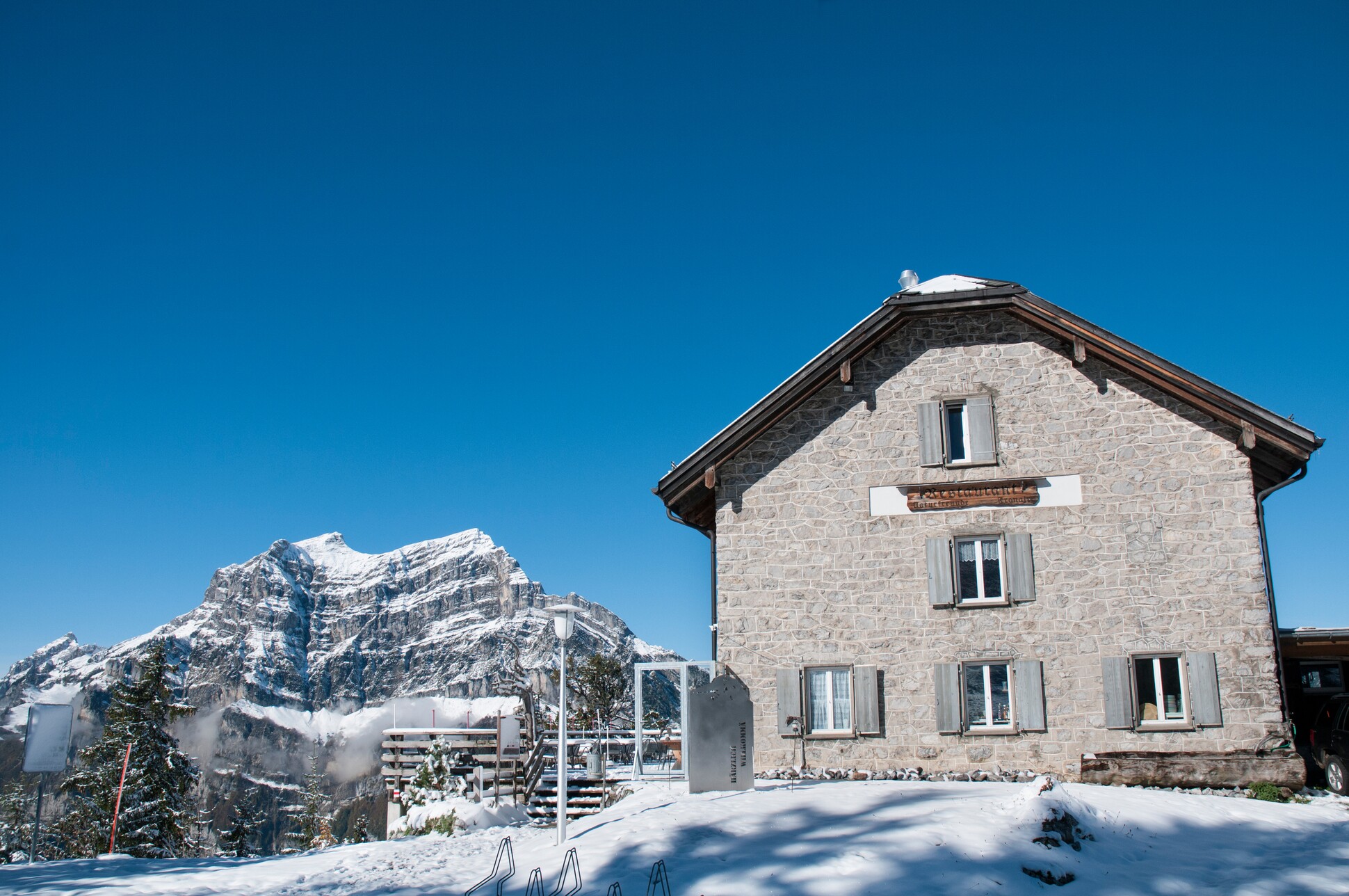 das Haus im Schnee